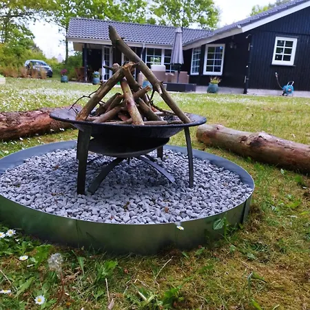 Close To Water And Forest - With Wilderness Bath 木屋